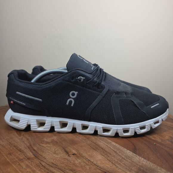On Cloud 5 Mens Black White Size 12 Athletic Running Shoes Sneakers 59.98919 - Picture 1 of 11
